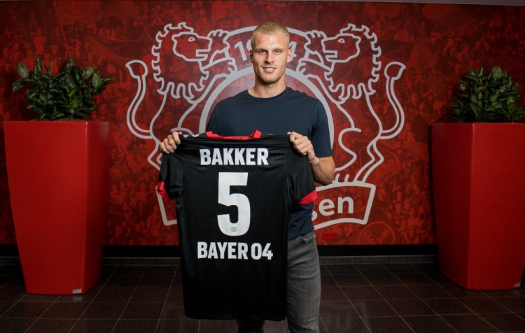 马卡：门迪复出展现出色状态，皇马若踢五后卫将有他位置（马卡报：门迪复出状态上佳，若皇马踢五后卫他将占一席之地）