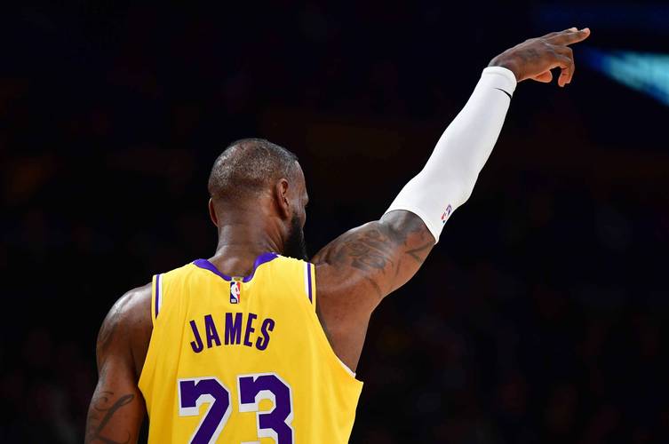 球队的未来？梅州副总经理：还要等老板的通知，球队会继续的（梅州副总：球队将继续运营，具体安排待老板通知）