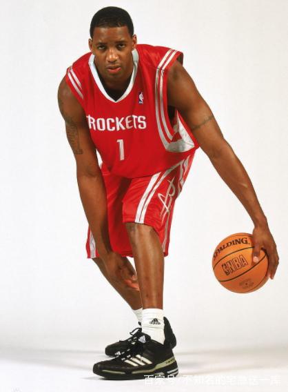 尤文vs乌迪内斯：伊尔迪兹、乔纳森-戴维首发，麦肯尼出战（尤文迎战乌迪内斯：伊尔迪兹、乔纳森-戴维首发，麦肯尼在列）