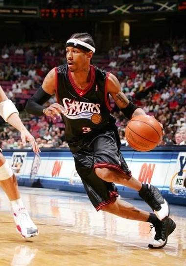 意媒：为避免球迷干扰，斯帕莱蒂决定尤文不在那不勒斯过夜（意媒：斯帕莱蒂为避球迷打扰，决定尤文不在那不勒斯过夜）