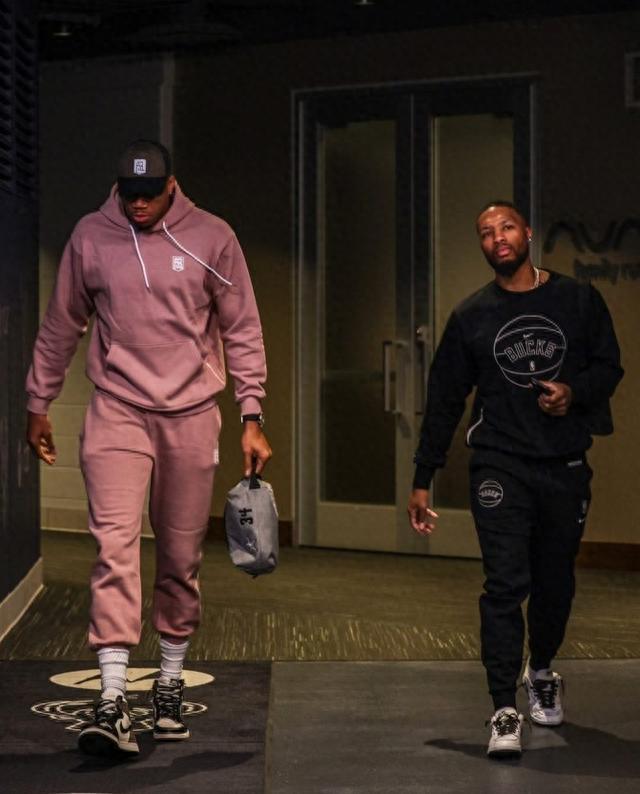 新鹏城推出与深圳本土潮流品牌COSTS联名限定球衣，售价799元（新鹏城携手深圳本土潮牌COSTS发布联名限定球衣，定价799元）