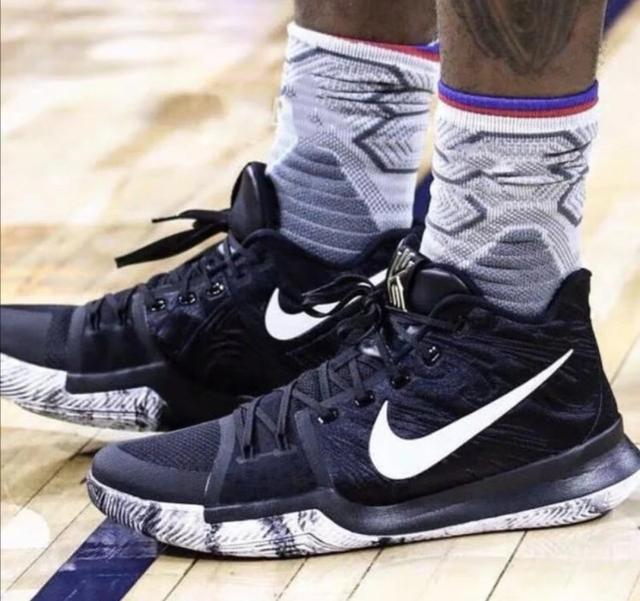 迪马：维埃拉即将下课，他不会带热那亚参加对阵萨索洛的比赛（迪马称维埃拉将下课，热那亚战萨索洛不再由他执教）