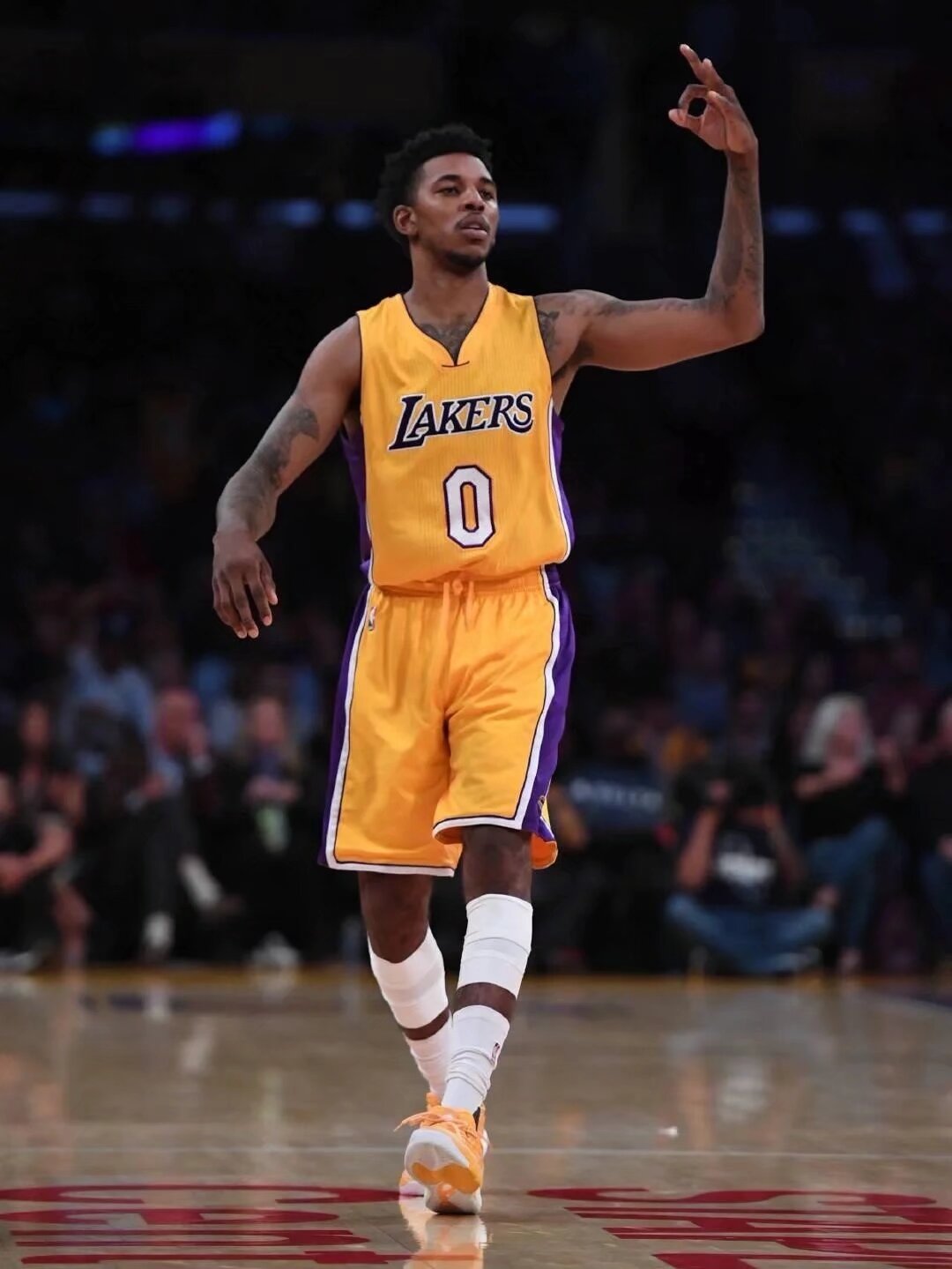 全市场：时隔半年后那不勒斯再次关注加纳乔，愿报价4500万欧（全市场：那不勒斯半年后重启追逐加纳乔，拟开出4500万欧报价）