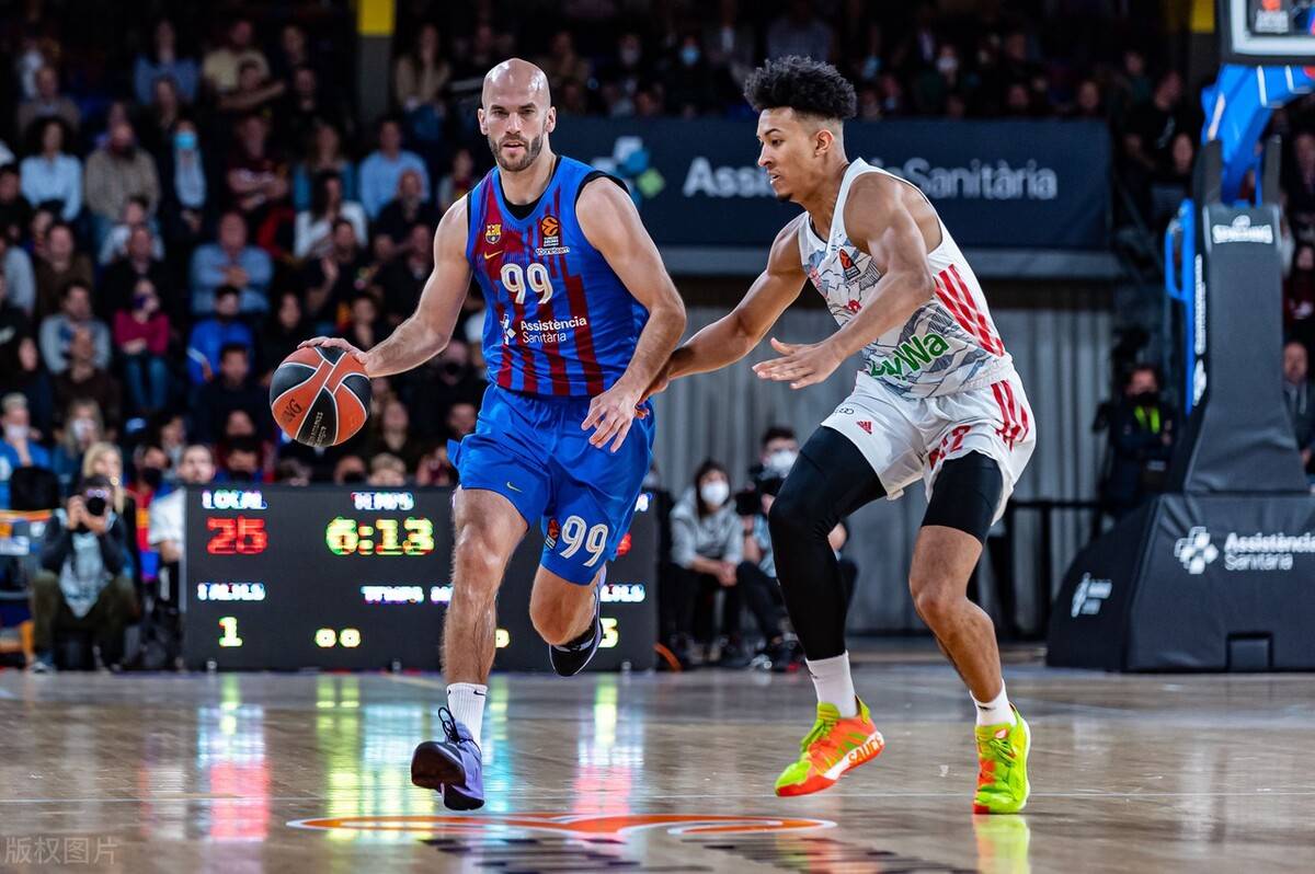 豪门悲喜夜：维拉2-1绝杀阿森纳 曼城3-0落后枪手2分 切尔西3轮不胜（英超豪门冷暖夜：维拉2-1补时绝杀枪手 曼城3-0仍落后2分 切尔西陷三轮不胜）