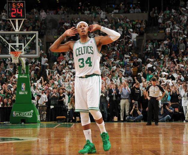 数据越看越不对劲（数据越查越蹊跷）