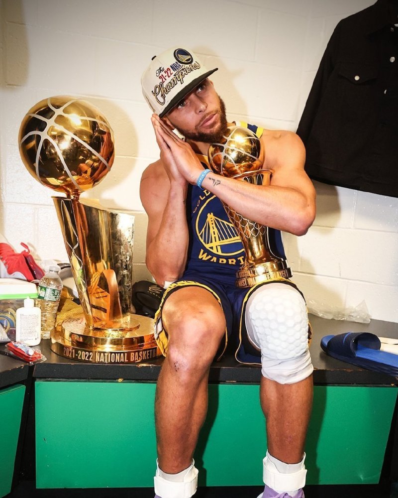 自2024年10月以来，迈尼昂首次在俱乐部赛事扑出点球（迈尼昂在俱乐部赛场完成自2024年10月以来的首次扑点）