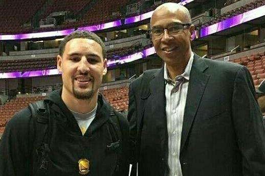 法国队11月大名单：姆巴佩领衔，坎特、谢尔基在列（法国队11月名单公布：姆巴佩挂帅，坎特与谢尔基入选）